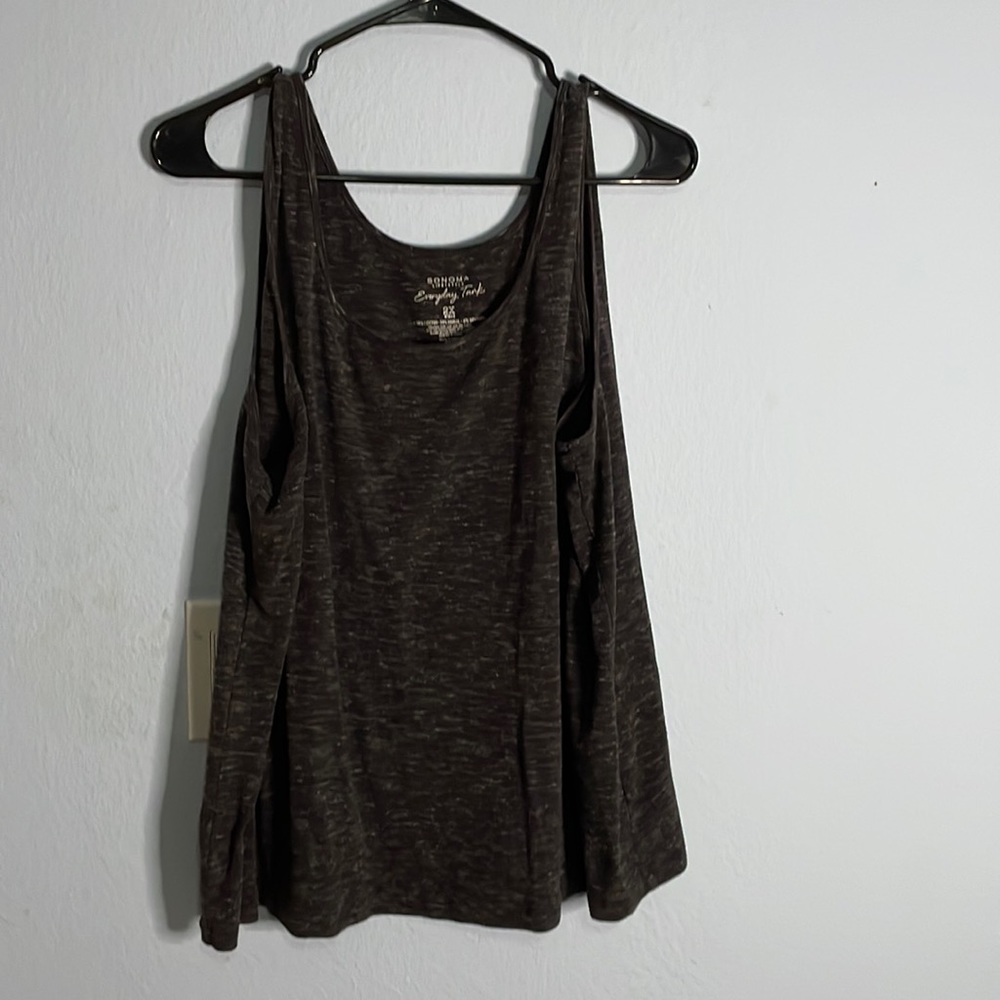 2x gray tank top